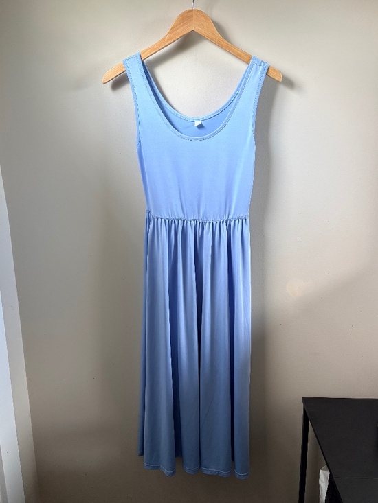 Dresses & Skirts - Light Blue Tank Style Midi Dress Small